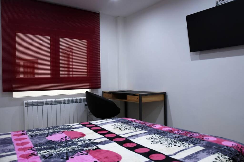 RECOMENDADO: Wifi+ 12 min ayto + 4 habs dobles + PARKING Oviedo Exterior foto